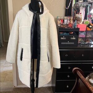 Levi Strauss Women's White Sherpa Coat with Black Faux Leather Lining